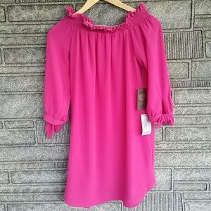 Vince Camuto
Stretch Crepe Shift Dress size 8 BNWT